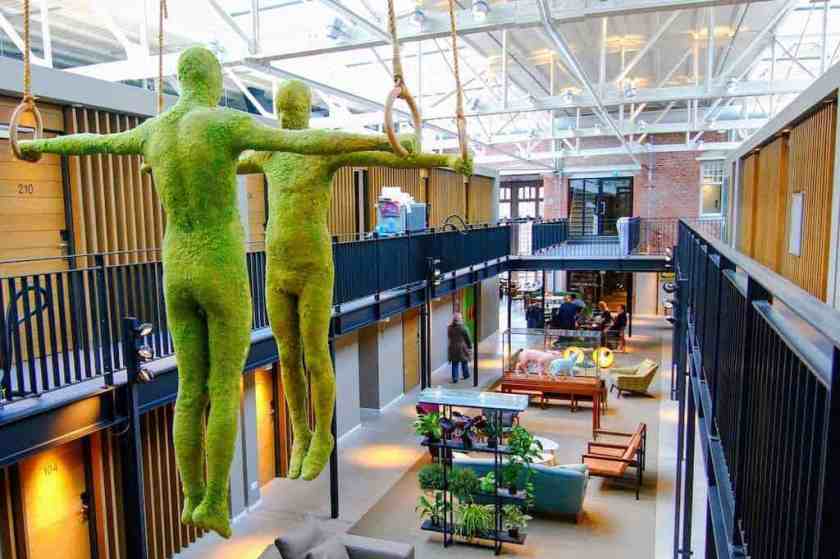 Hotel De Hallen Lobby