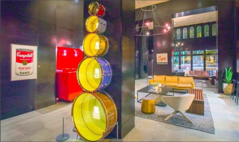 Hotel Max Lobby