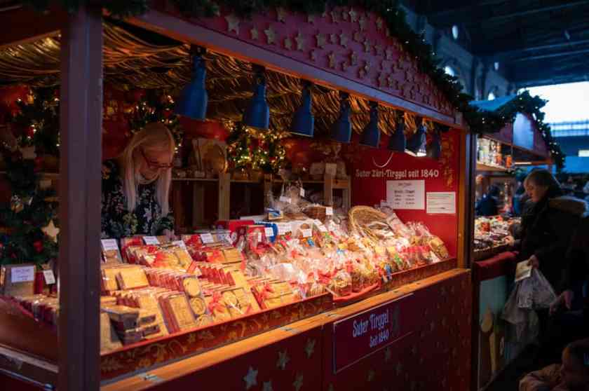 17 Amazing Places to Visit in December in the USA 31 Bethlehem, Pennsylvania Christmas market
