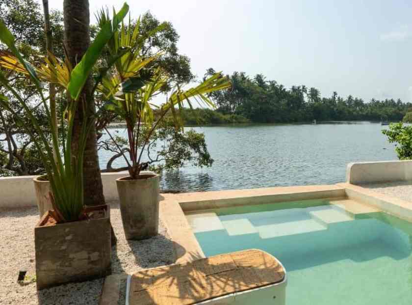 Kaia Oceanfront plunge pool