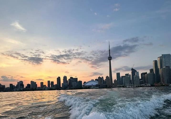 My IG shot of Toronto’s iconic skyline at sunset, just a short stroll from the SoHo Metropolitan Hotel in the Entertainment District