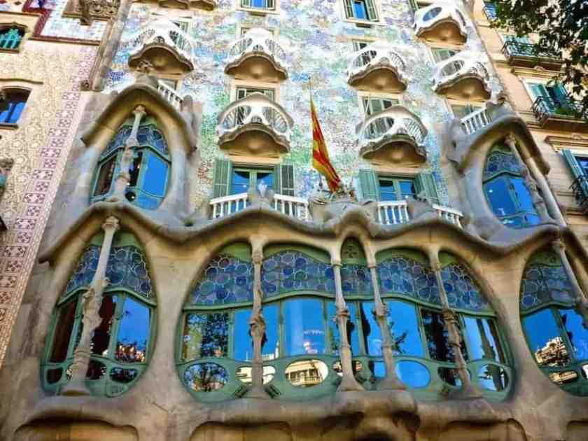 My photo of Casa Batllo in Barcelona taken summer 2024 l Global Grasshopper – travel inspiration for the road less travelled