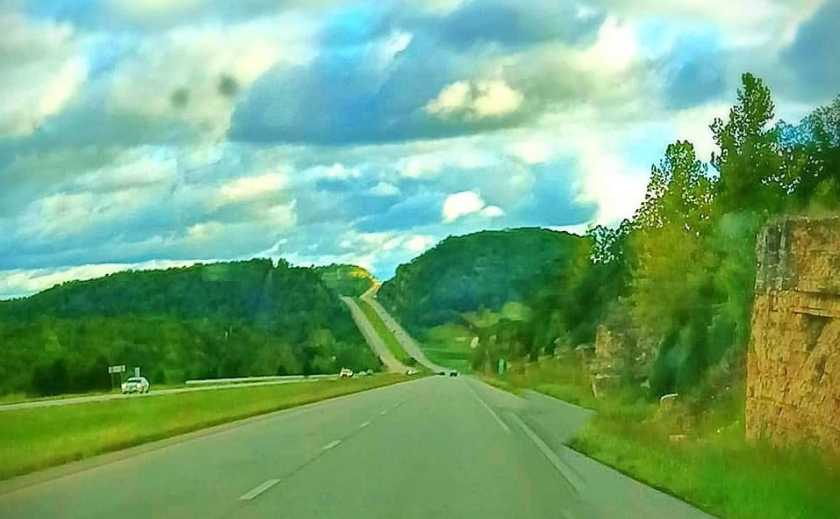 The scenic drive approaching Mount Magazine State Park