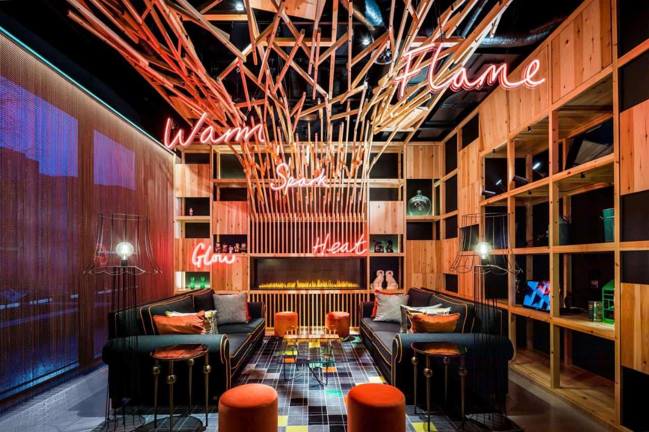 nHow Hotel Lobby
