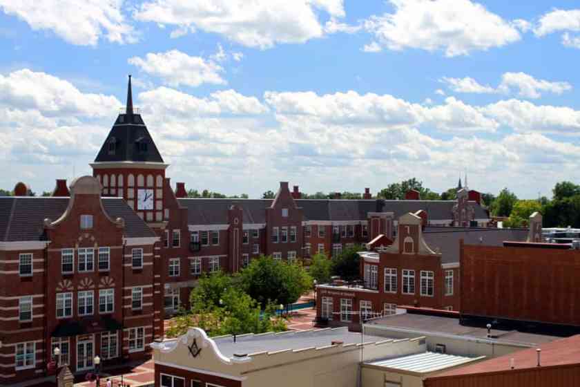 Pella Town