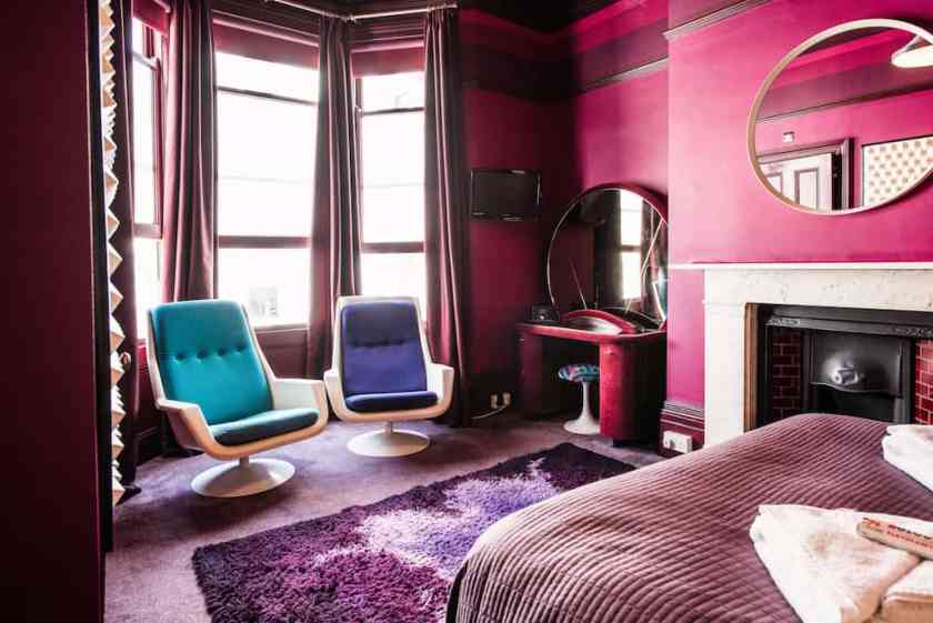 Snooze Hotel Red Velvet Room