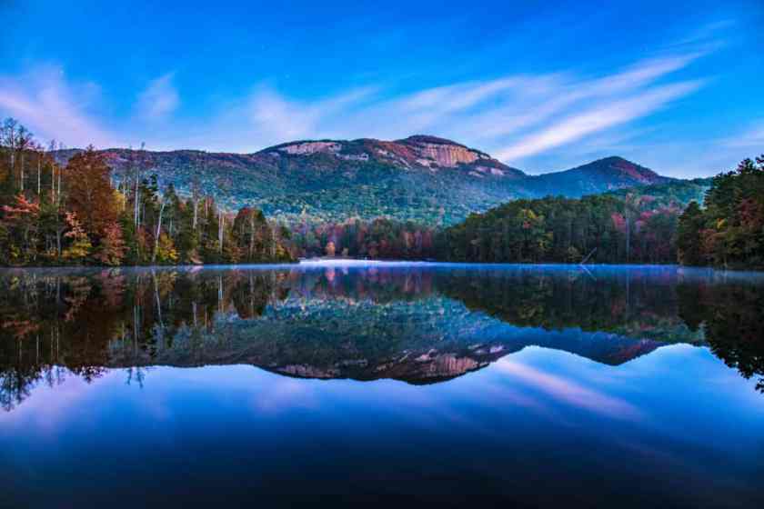 20 Amazing Places to Visit in February in the USA 41 Table Rock State Park, South Carolina
