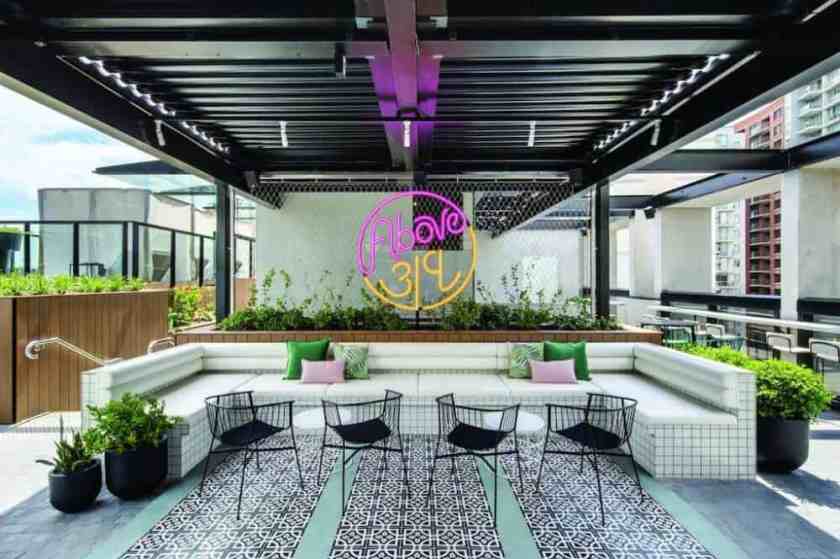 Vibe Hotel Darling Harbour Outside Bar